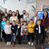 Щасливі гості та реалізатори проєкту ''НУШівський центр''