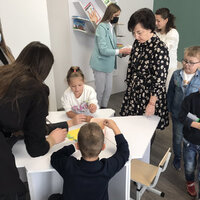 Першокласники виконують розвивальні завдання (2)