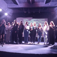 photo_5426908933794152568_y