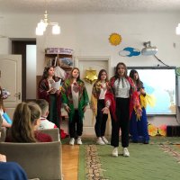 photo_5411245162295838328_y